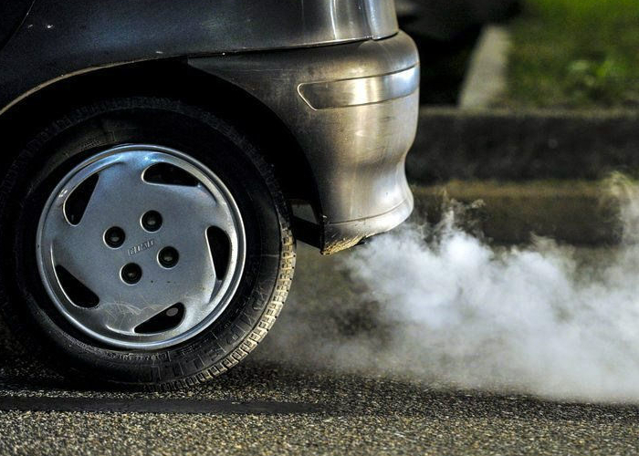 Lượng khí thải nhiều bất thường báo hiệu bơm xăng ô tô bị hư